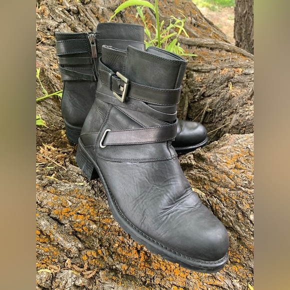 CLARKS• WOMENS ANKLE BOOTS WITH STRAPS•SIZE 11 M - Picture 2 of 6